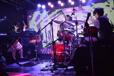 クリックでフライヤー表示