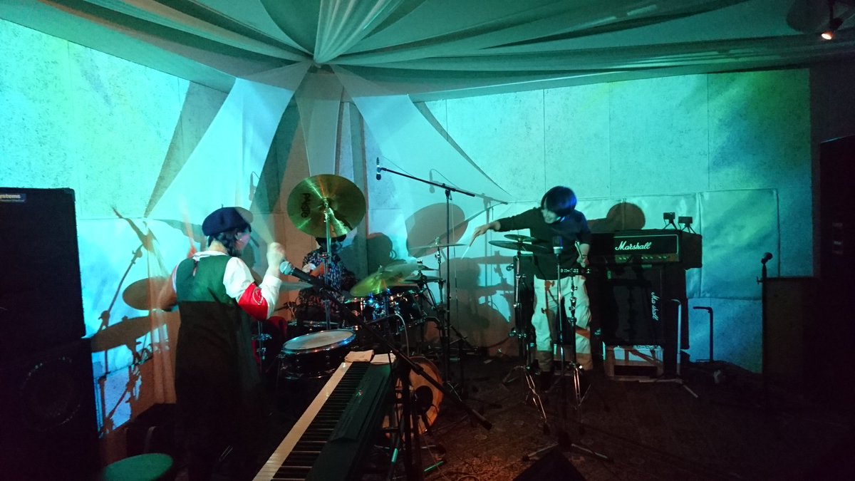 クリックでフライヤー表示